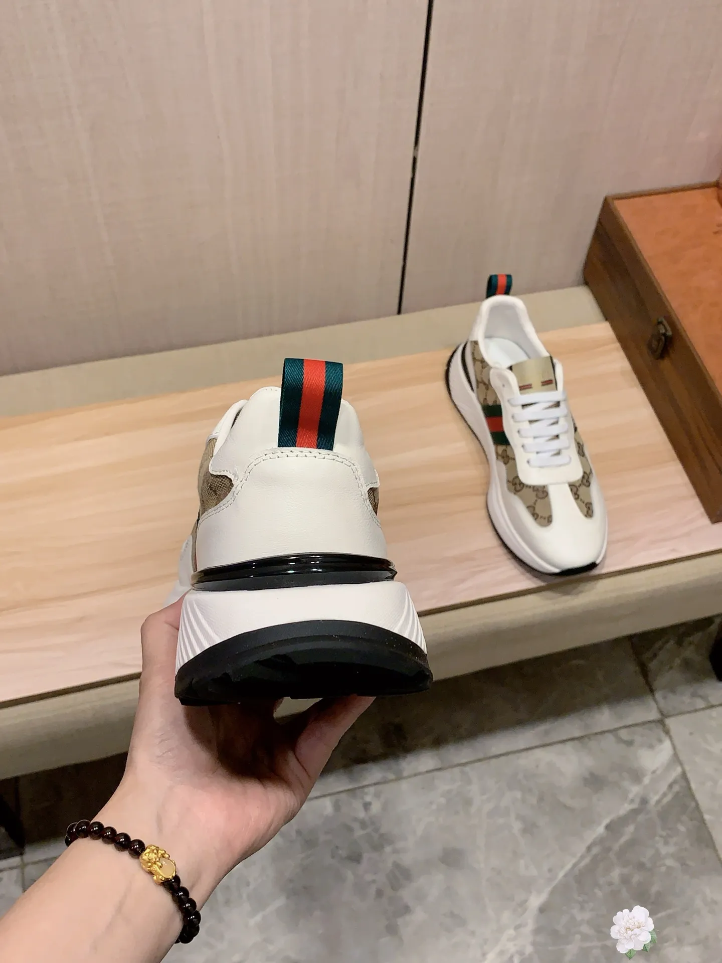 Men's men's shoes💰460💰💰🎩🎩[Lightning][Lightning] "Gucci*" The latest • popular casual shoes, top brand [seduce] luxury ~ purchasing agency, top ~ quality. [Strong] The upper is made of imported breathable cowhide with woven material ➕ breathable sheepskin feet (•) and fine workmanship. The original stylish and stylish soft rubber wear-resistant and non-slip outsole is light and comfortable on the feet. The real thing looks better when photographed. 010: Size: 38-44, 4️⃣ colors selected